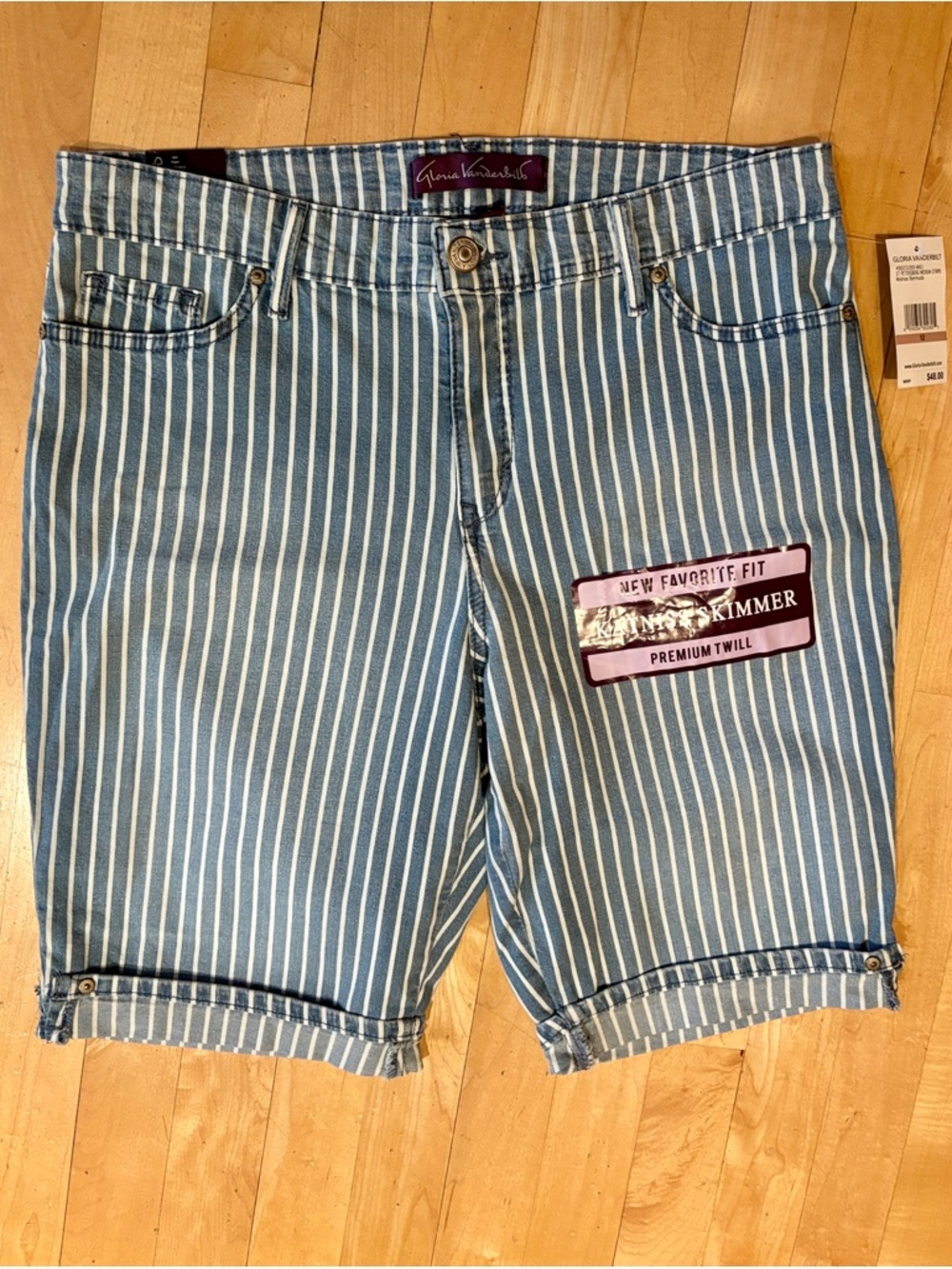 NWT Gloria Vanderbilt Blue & White Striped Bermuda Katniss Skimmer Twill Shorts